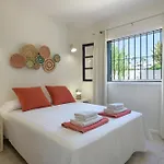 Semesterbostad Casa Maresia, Playa Bastian Sea Views - Communal Swimming Pool *