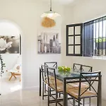 Semesterbostad Casa Maresia, Playa Bastian Sea Views - Communal Swimming Pool *