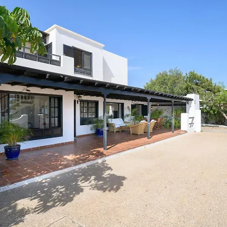 Casa Maresia, Playa Bastian Sea Views - Communal Swimming Pool Semesterbostad Costa Teguise