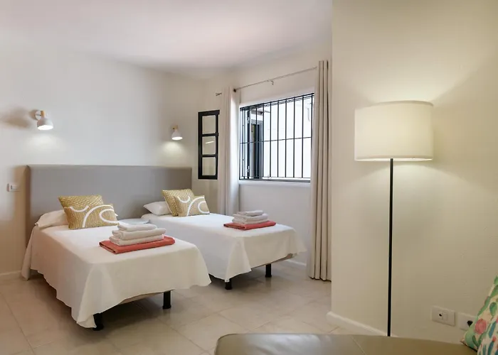 Casa Maresia, Playa Bastian Sea Views - Communal Swimming Pool Feriehus *