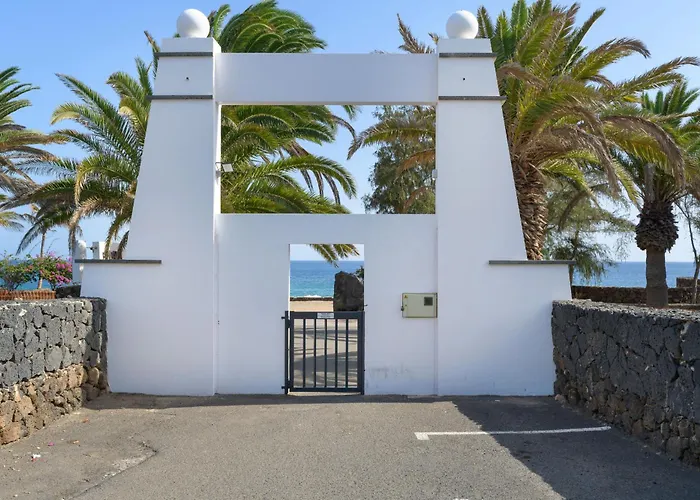 Casa Maresia, Playa Bastian Sea Views - Communal Swimming Pool Feriehus