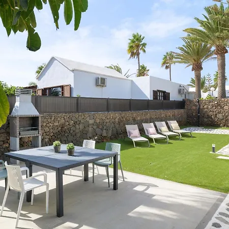 بيت للعطل Casa Maresia, Playa Bastian Sea Views - Communal Swimming Pool