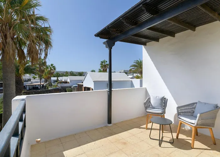 Casa Maresia, Playa Bastian Sea Views - Communal Swimming Pool * Costa Teguise