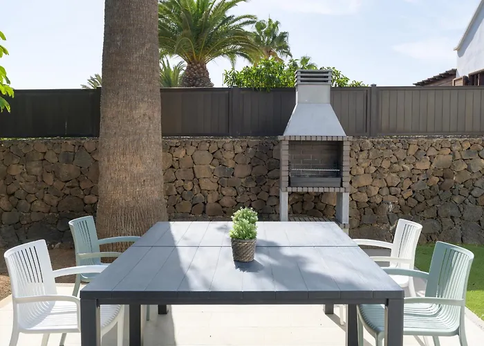 Holiday home Casa Maresia, Playa Bastian Sea Views - Communal Swimming Pool *