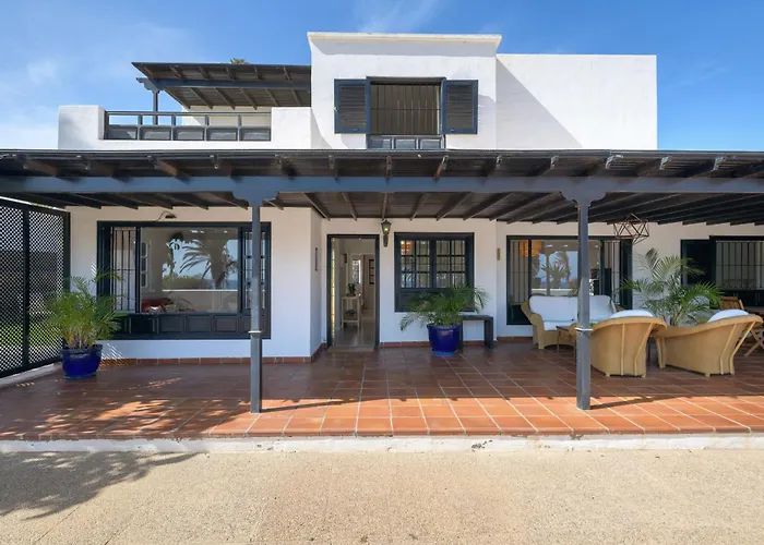 Holiday home Casa Maresia, Playa Bastian Sea Views - Communal Swimming Pool