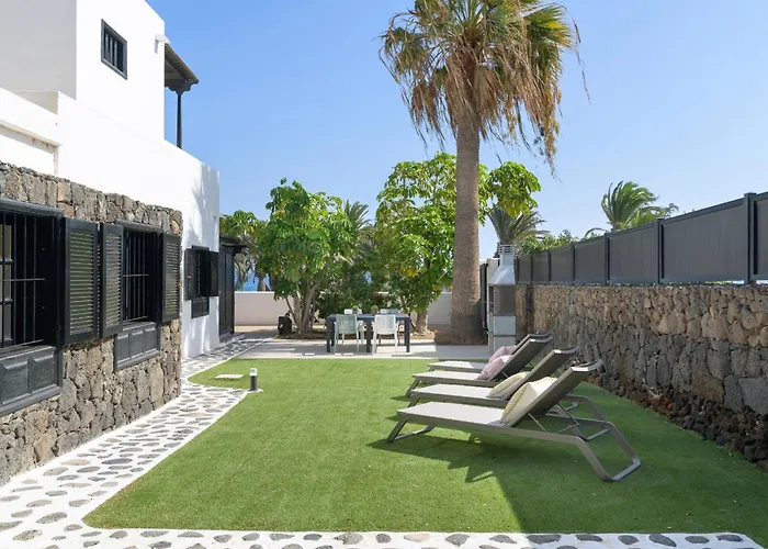 Casa Maresia, Playa Bastian Sea Views - Communal Swimming Pool Holiday home *
