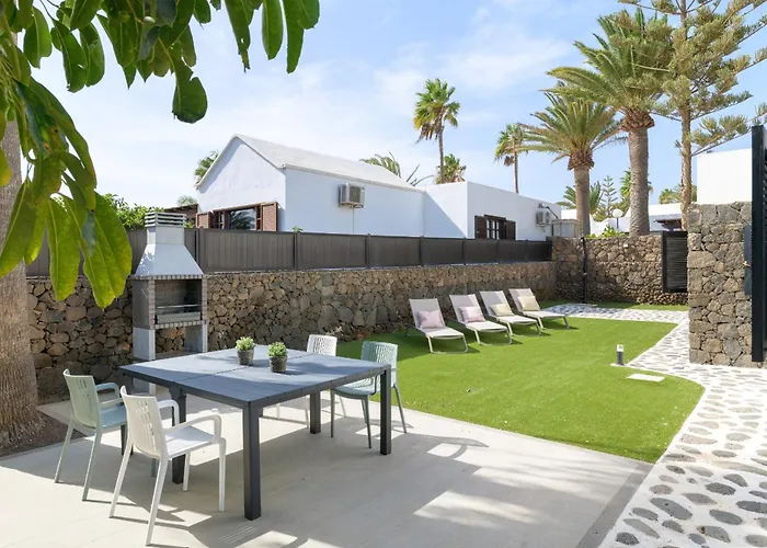 Holiday home Casa Maresia, Playa Bastian Sea Views - Communal Swimming Pool