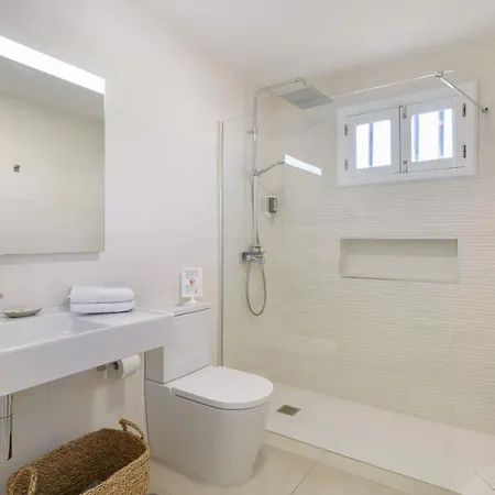 Casa Maresia, Playa Bastian Sea Views - Communal Swimming Pool * 科斯塔特吉塞